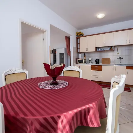 Jenny Br 1 Apartman Porec